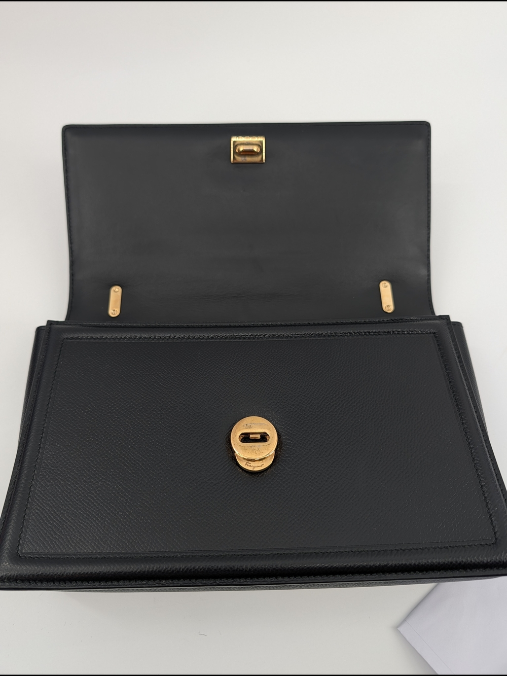 Salvatore Ferragamo Black Vara Bow Leather Chain Shoulder Bag - Picture 5 of 13